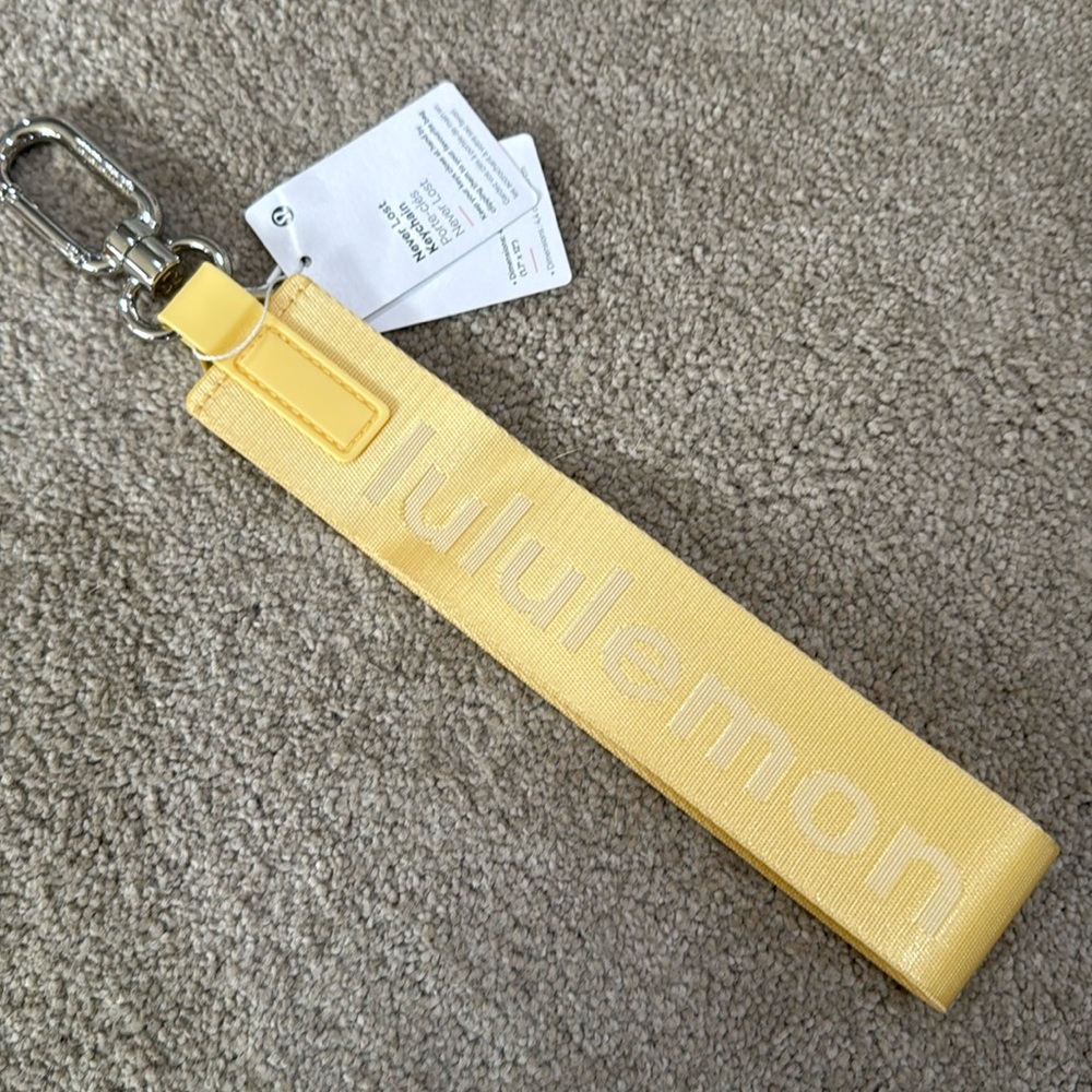 Lululemon Never Lost Keychain New Yellow